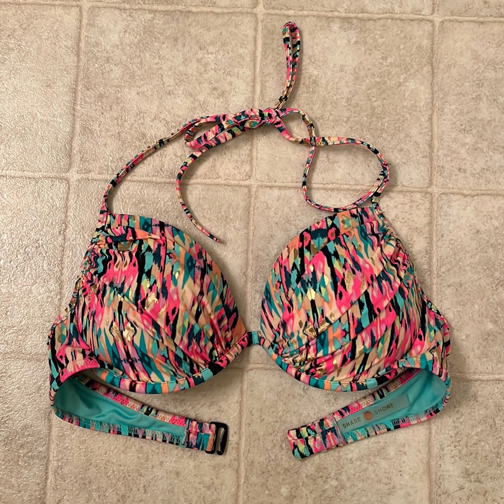Patterned bikini top